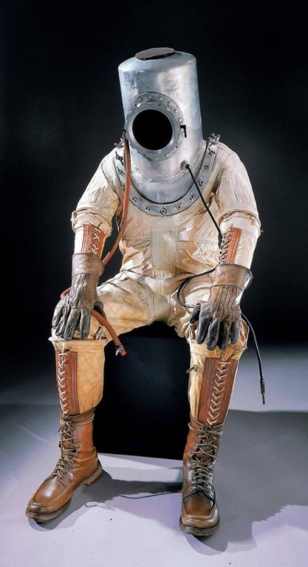 Create meme: diving suit of the 19th century, space suit, wiley post spacesuit