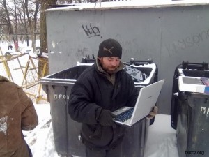 Создать мем: человек, почтальон печкин, мироновский поселок дебальцево