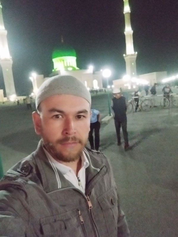 Создать мем: мечеть шейха зайда в абу-даби, мечети казахстана, человек
