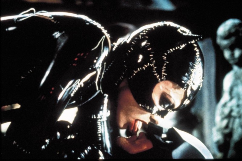 Создать мем: бэтмен возвращается смертельный поцелуй, catwoman batman, бэтмен возвращается 1992