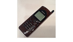 Создать мем: gsm телефон nokia 1011., мобильный телефон nokia, первый мобильный телефон