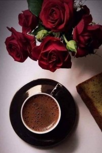 Создать мем: кофе доброе утро, кофе розы шоколад, кофе и цветы