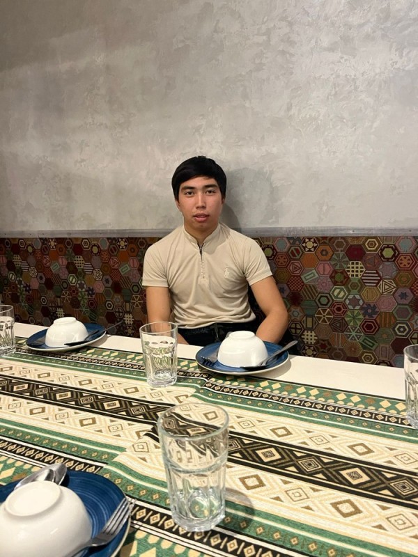 Создать мем: парень, таджикистан худжанд, ташкент