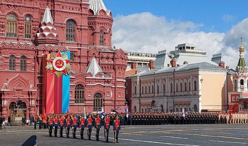 Create meme: Red Square parade, on red square , Victory Day parade Red Square