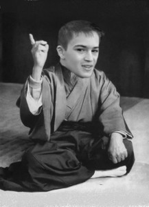 Создать мем: юкио мисима харакири, монах, человек