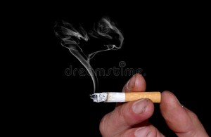 Создать мем: сигарета на черном фоне, часть тела, курение сигарет