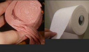 Создать мем: сосиски с туалетной бумагой, вареная колбаса, порвалась туалетная бумага