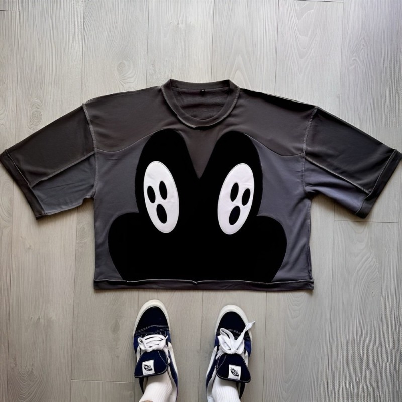 Create meme: mikimaus T-shirt, clothing , Mickey Mouse T-shirt