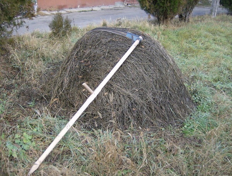 Create meme: a pile of hay, lithuanian braid, hay stack