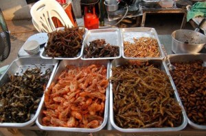 Создать мем: самые вкусные блюда, цена жареных сверчков в патаи тайланд 2016, жареные насекомые
