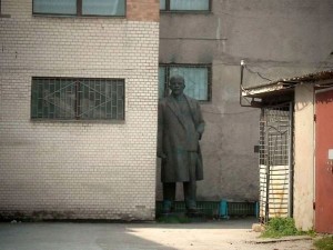 Create meme: Lenin monument around the corner, PSS guy, Lenin around the corner