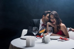 Создать мем: мем мужчина шепчет женщине в ресторане, romantic restaurant music crew, романтический ужин