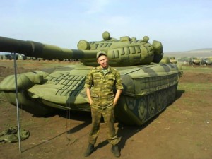 Создать мем: надувной танк, танки на, российские танки