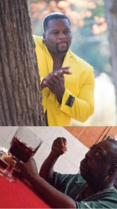 Создать мем: негр в жёлтом пиджаке, негр из мема, негр за деревом мем