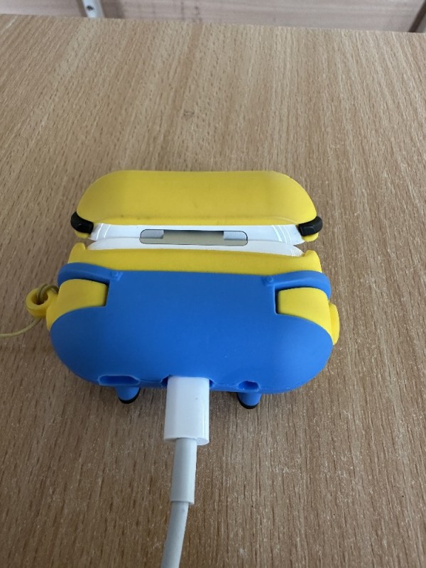 Create meme: ESR bounce case for airpods 3, case for airpods pro yellow, minion children's suitcase