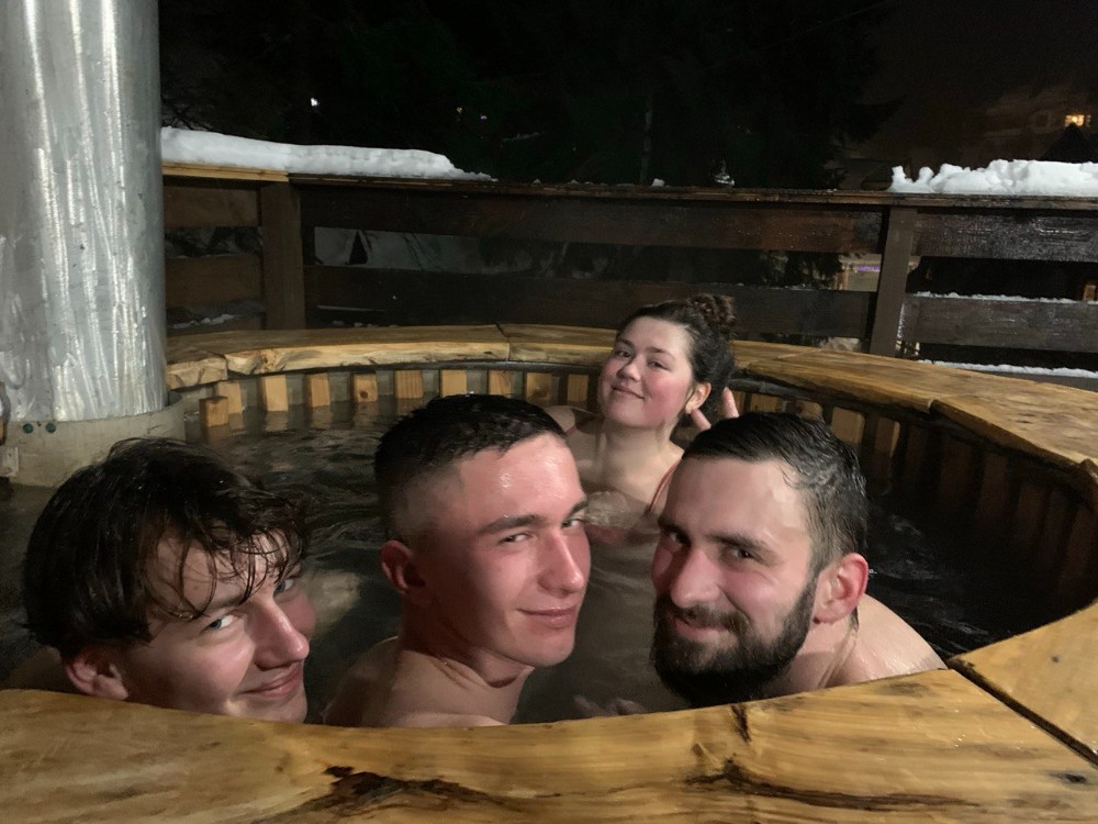 Создать мем: мужчина, банные чаны для купания, в русской бане