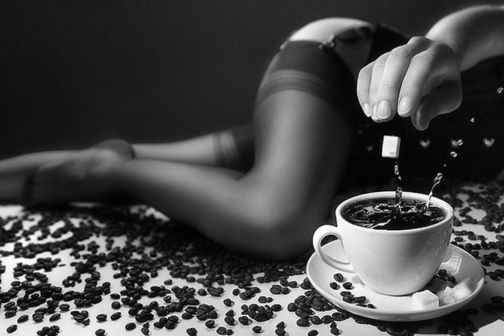 Создать мем "кофе, кофе утренний, эротический утренний кофе" .