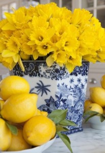 Создать мем: желтые цветы, натюрморт с желтыми цветами, цветочная композиция в лимонных тонах