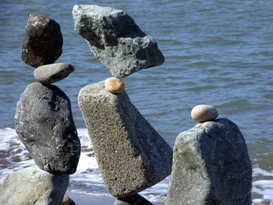 Создать мем: камень, камни равновесие, балансирующие камни