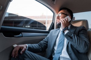 Создать мем: управленец, бизнесмен в машине, entrepreneur business backseat