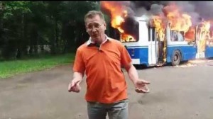 Создать мем: троллейбус горит мем, троллейбус горит да и х, троллейбус горит да и х#й с ним