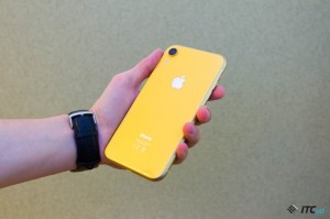 Create meme: iphone xr yellow, iphone xs, iPhone xr yellow photo