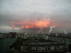 Создать мем: дым, самые грязные города россии, грязный город