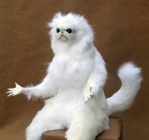 Создать мем: обезьяна мем разводит руки, persian cat room guardian, белое существо мем