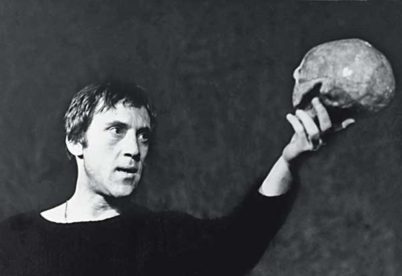 Create meme: Vladimir Vysotsky hamlet, hamlet vysotsky, hamlet 