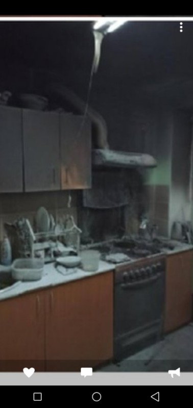 Создать мем: пожар в помещении, сгорела кухня в квартире, кухня в общежитии