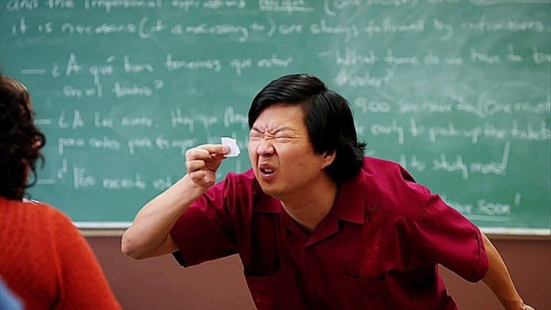 Создать мем: китаец разглядывает бумажку, китаец с бумажкой, китаец щурится на бумажку