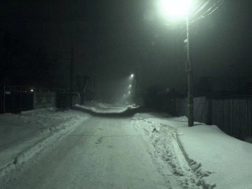 Создать мем: снег, снежная ночь, деревня ночью зимой
