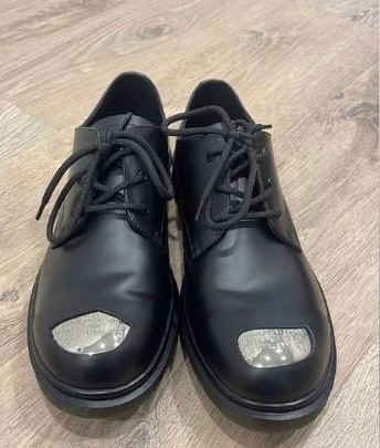 Создать мем: dr martens 1461 mono, мужские туфли zara black tag, повседневная обувь