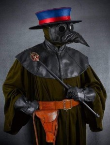 Создать мем: настоящий костюм чумного доктора, костюм чумного доктора средневековый, форма чумного доктора