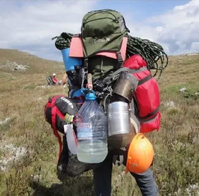 Create meme: backpack for a hike, Hiking backpack, personal equipment for the hike