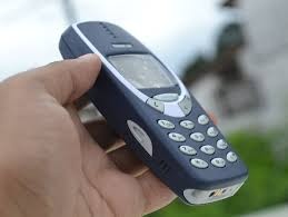 Создать мем: nokia 3310 новый, нокиа 3310 2001, nokia кирпич 3310