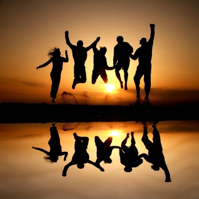 Create meme: friends at sunset, friends , avatar for a group of friends