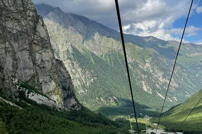 Create meme: Tsey gorge (cable car) Ossetia, Tsey gorge North Ossetia, Tsey gorge cable car