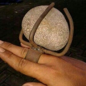Создать мем: кольцо для любимой, большой камень, кольцо с большим камнем