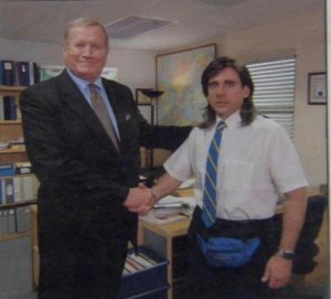 Создать мем: mifflin, michael scott with long hair the office, dunder mifflin