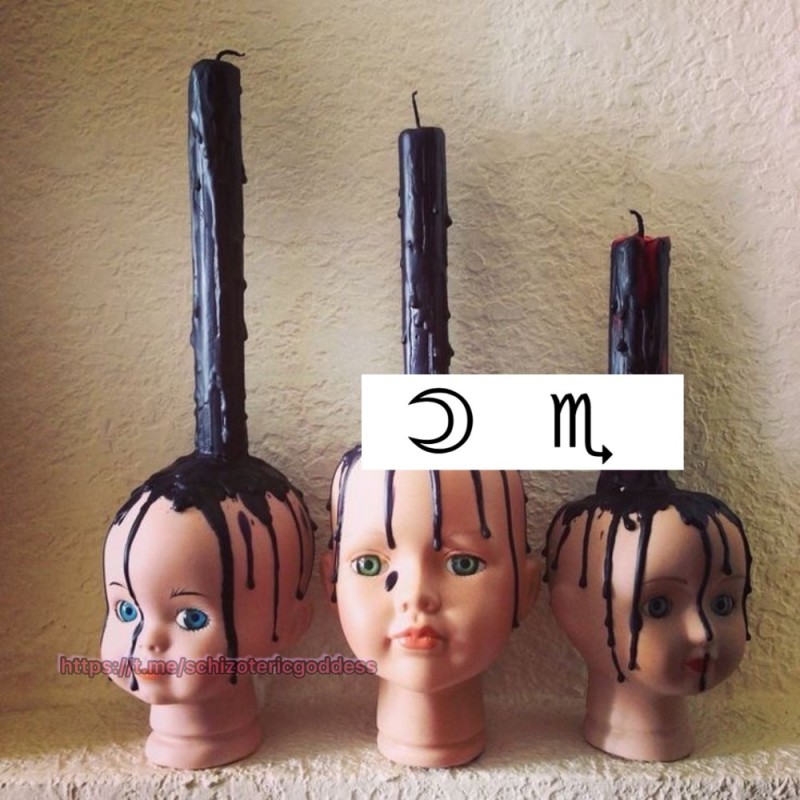 Create meme: doll heads for Halloween, scary Halloween crafts from improvised tools, the head is a mannequin for hairstyles