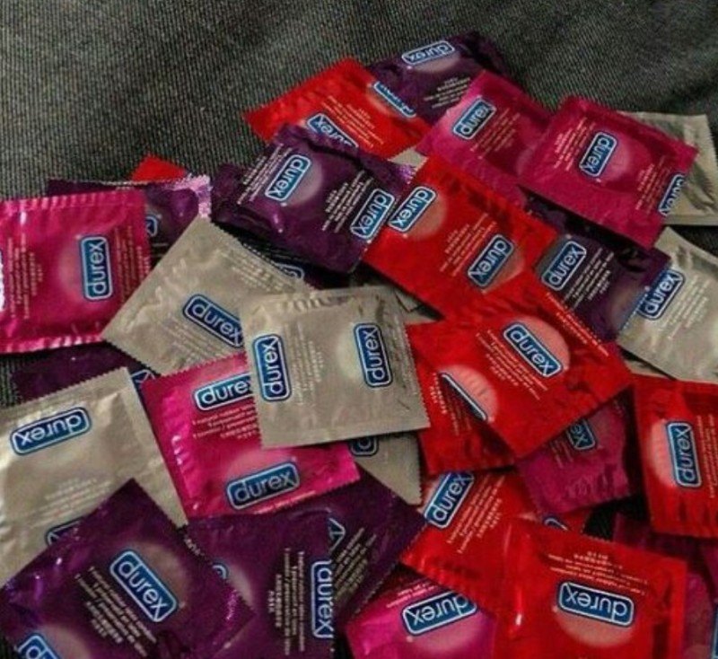 Создать мем: презервативы, дюрекс презервативы, презервативы durex фиолетовые