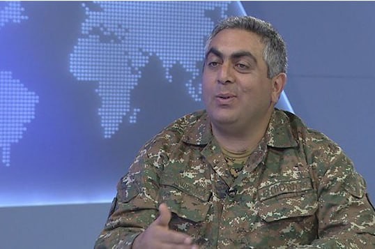 Создать мем: армянские военные, азербайджанские военные, министр обороны армении