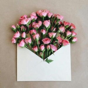 Создать мем: розовые розы конверт, оригинальные открытки с цветами, необычные открытки на 8 марта своими руками