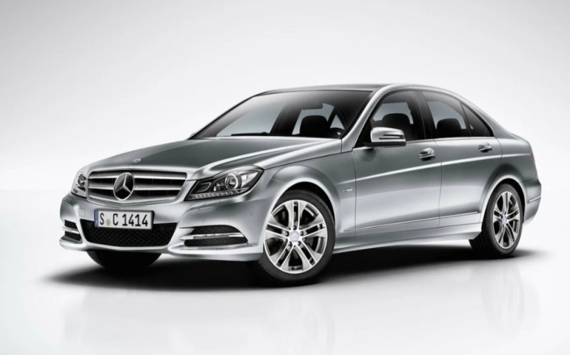 Создать мем: mercedes, w 204 рестайлинг, mercedes w 212