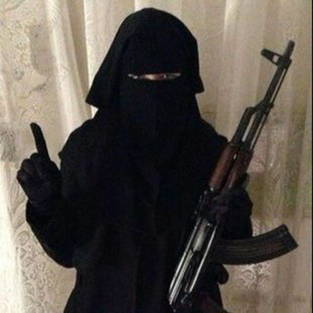 Создать мем: исламское государство, niqab, мусульманка в никабе