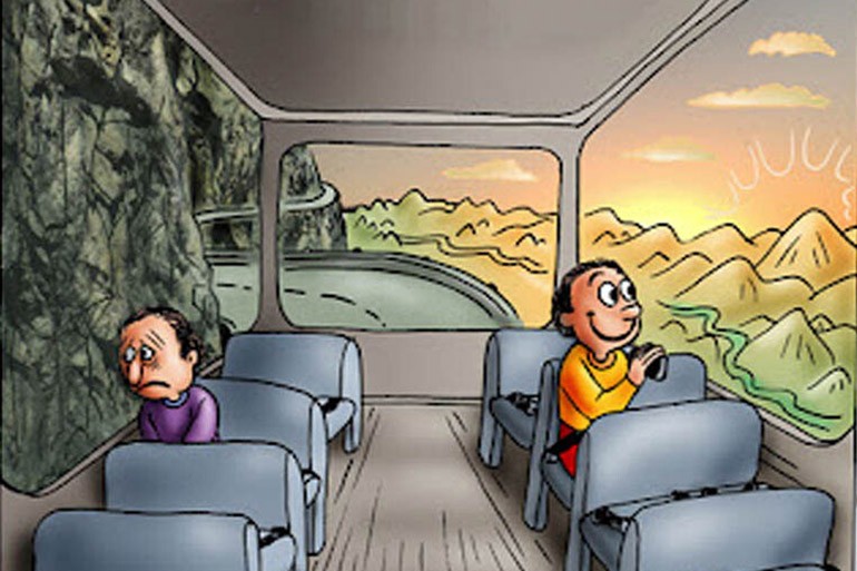 Создать мем: люди в автобусе, грустный и веселый в автобусе, пассажиры автобуса