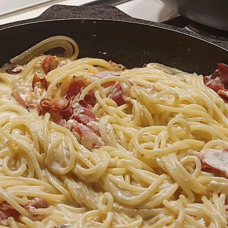 Create meme: carbonara paste, spaghetti Carbonara, spaghetti 