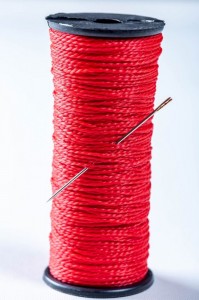 Создать мем: red thread, шнур разметочный на катушке 100м, капроновая нить для рыбалки