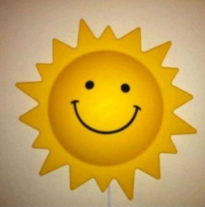 Создать мем: счастливое солнце, детский настенный светильник солнце, смайл солнце